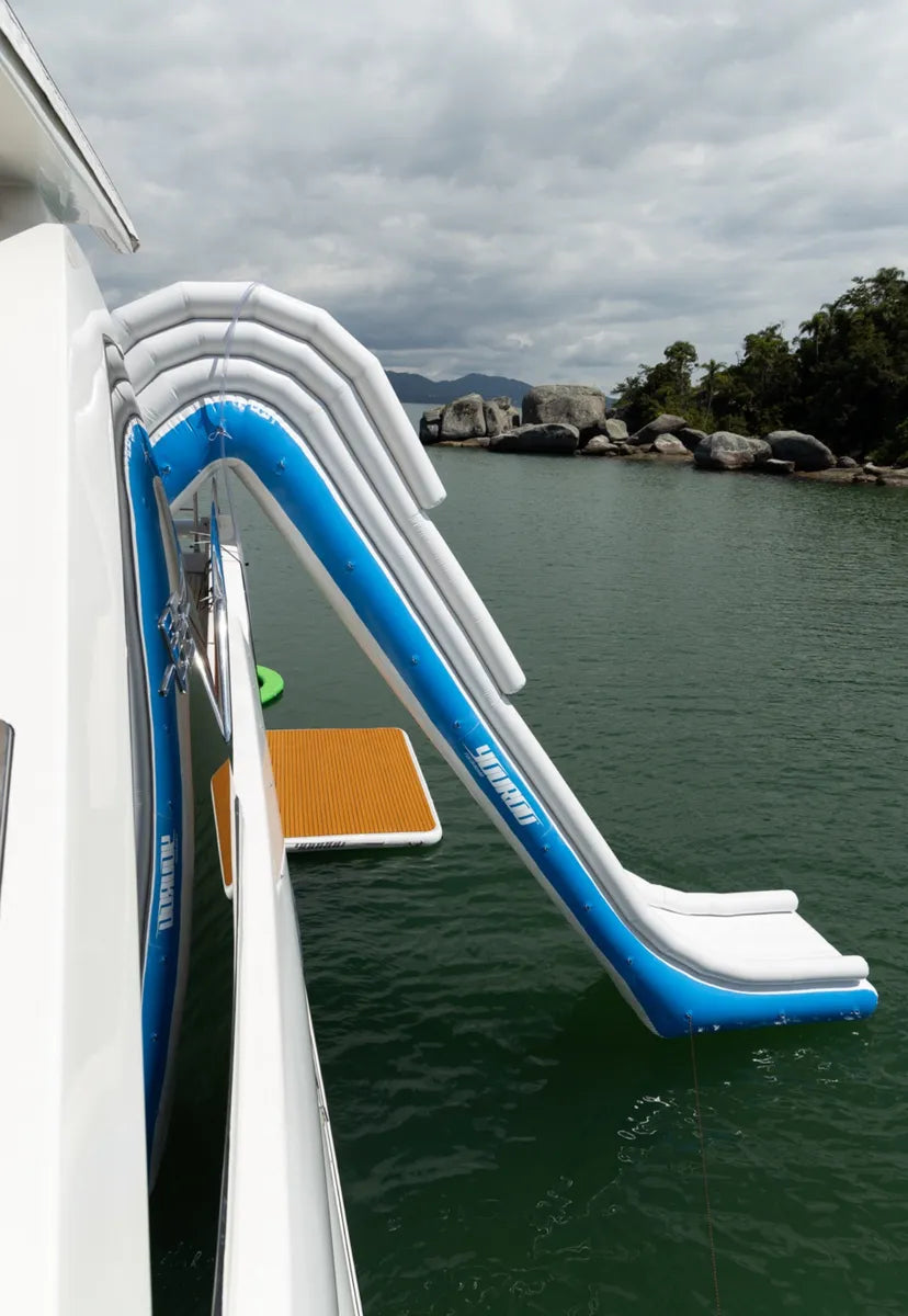 Escorregador inflável para barcos